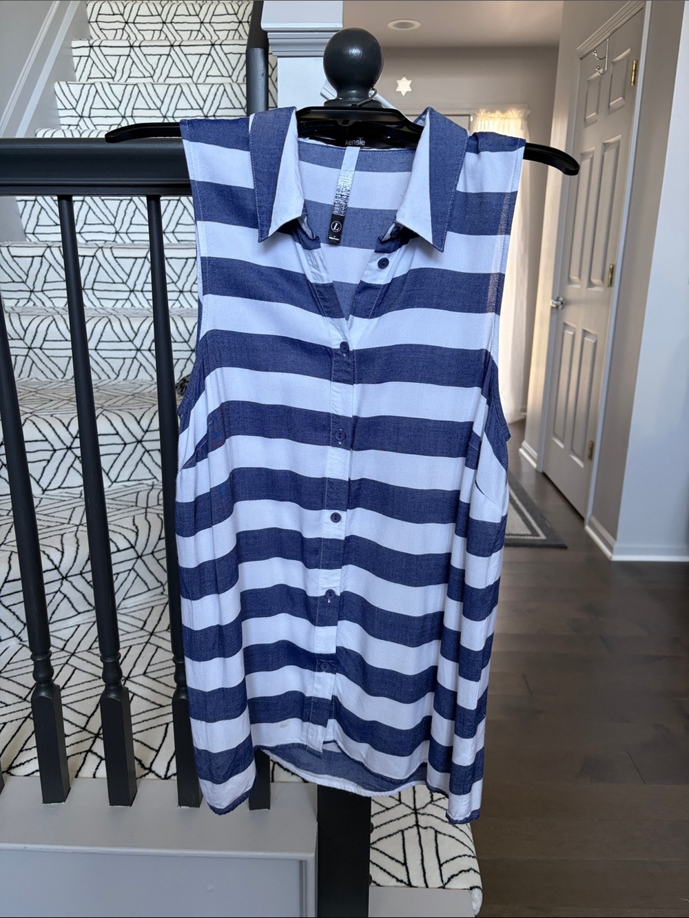 Kensie Navy and White Striped Sleeveless Button-Down Top